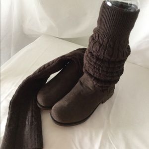 Mukluk knit boots, brown, size 7